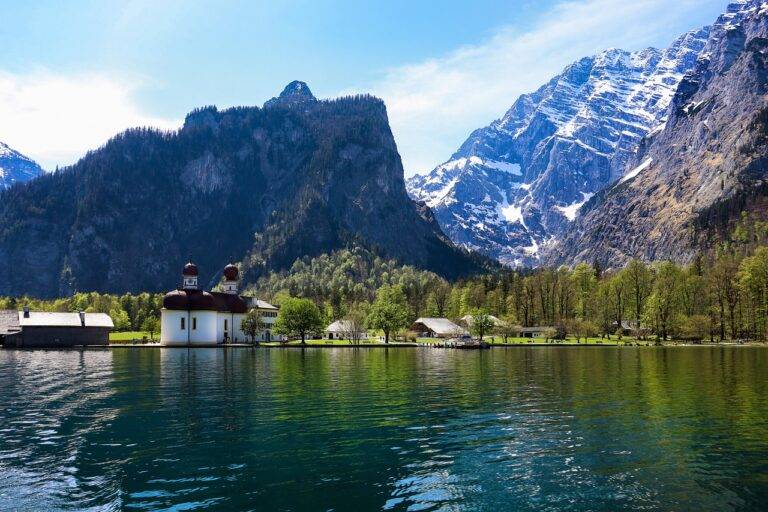 Sustainable Transportation: Cycling and Walking Tours for Eco-Conscious Travelers